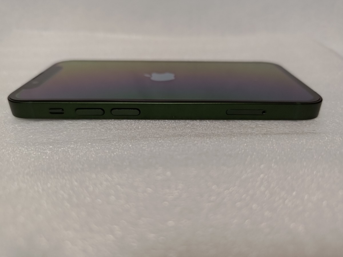 外装未使用交換整備済品 アップルストア版 SIMフリー iPhone 13 外装未使用交換整備済品 アップルストア版 SIMフリー iPhone 13