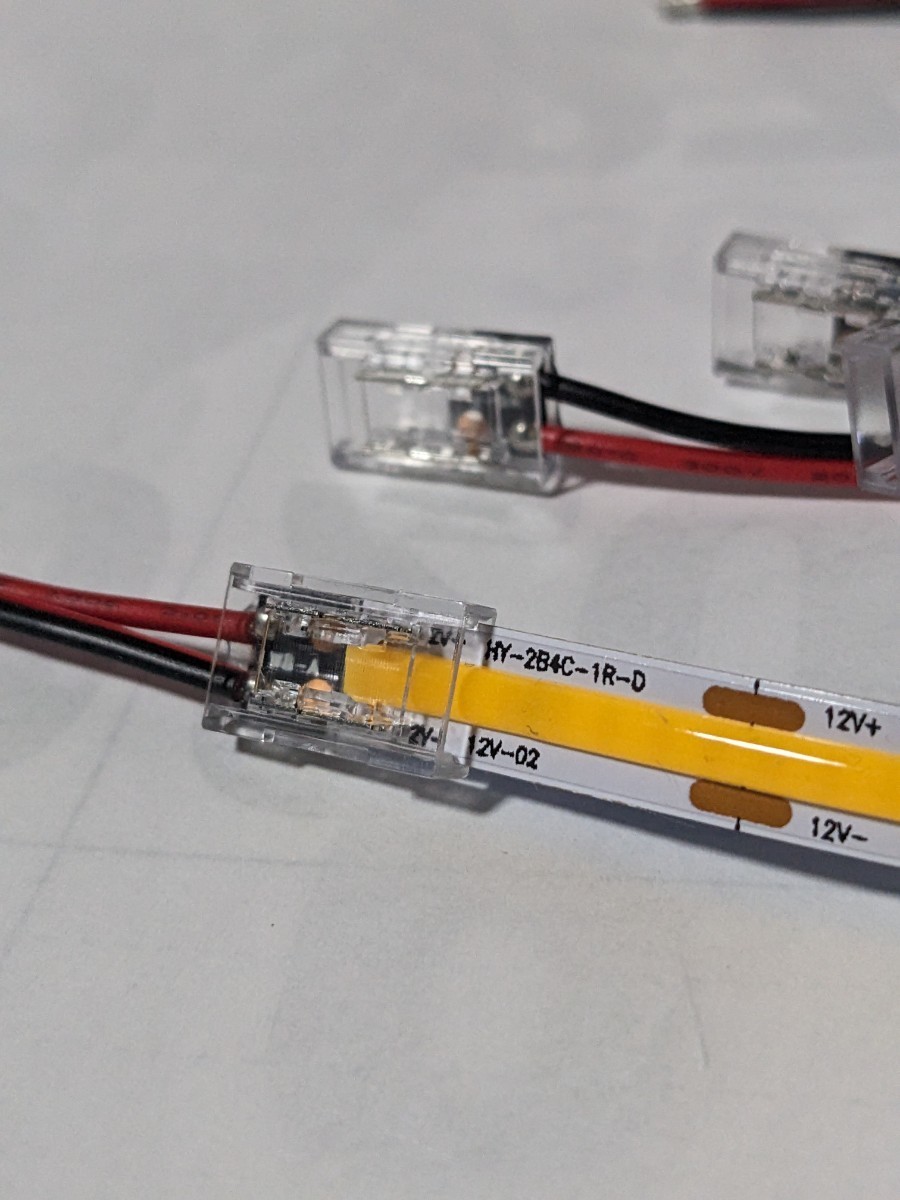 LED COBラインテープの専用コネクター 2P ８ミリ用 12V/24V 赤黒コードになって４本をセットにして 新品 未使用 ハンダ付け不要_画像6