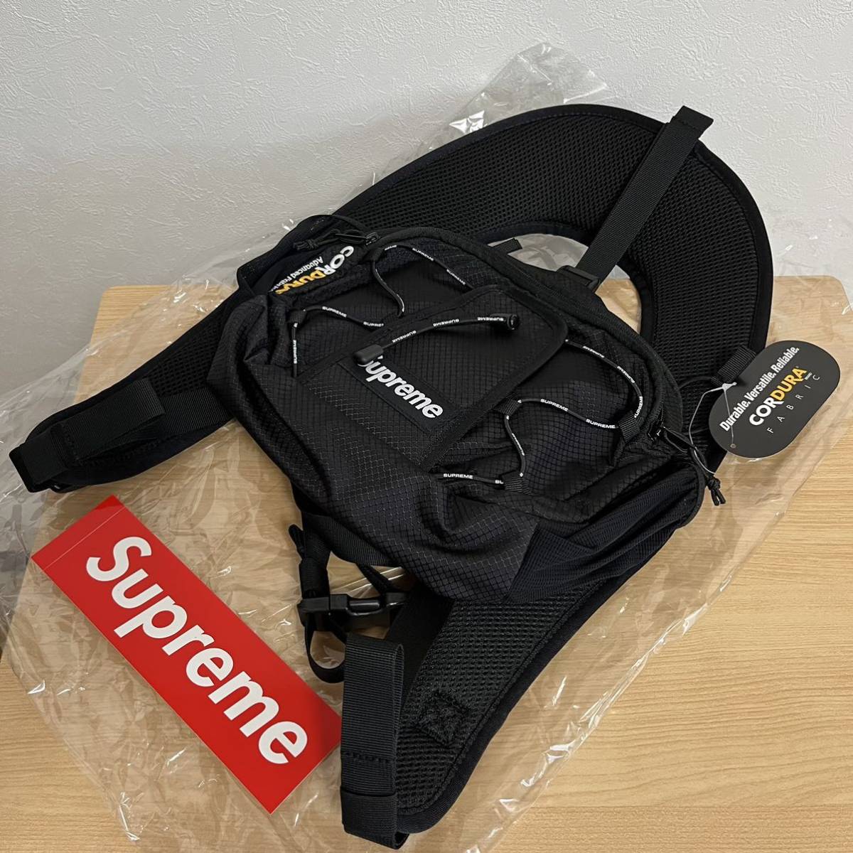 未使用 22ss Supreme Harness Waist Bag Black タグ、ステッカー付 Supreme Online ストア購入 黒 シュプリーム バッグ ウエストバッグ