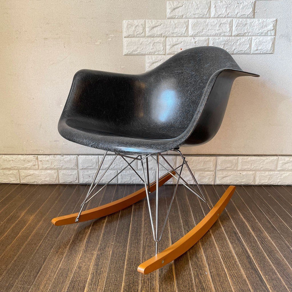 ◎ ハーマンミラー Herman Miller 現行FRP製 アームシェルチェア