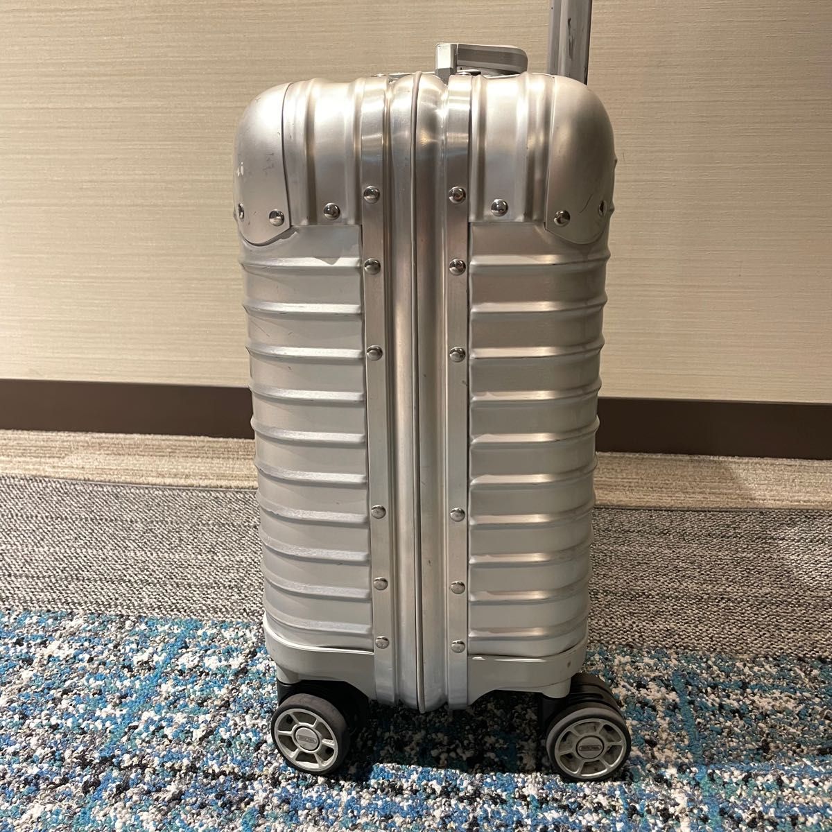 リモワRIMOWA ビジネストローリー4輪|Yahoo!フリマ(旧PayPay リモワRIMOWA ビジネストローリー4輪|Yahoo!フリマ(旧PayPay