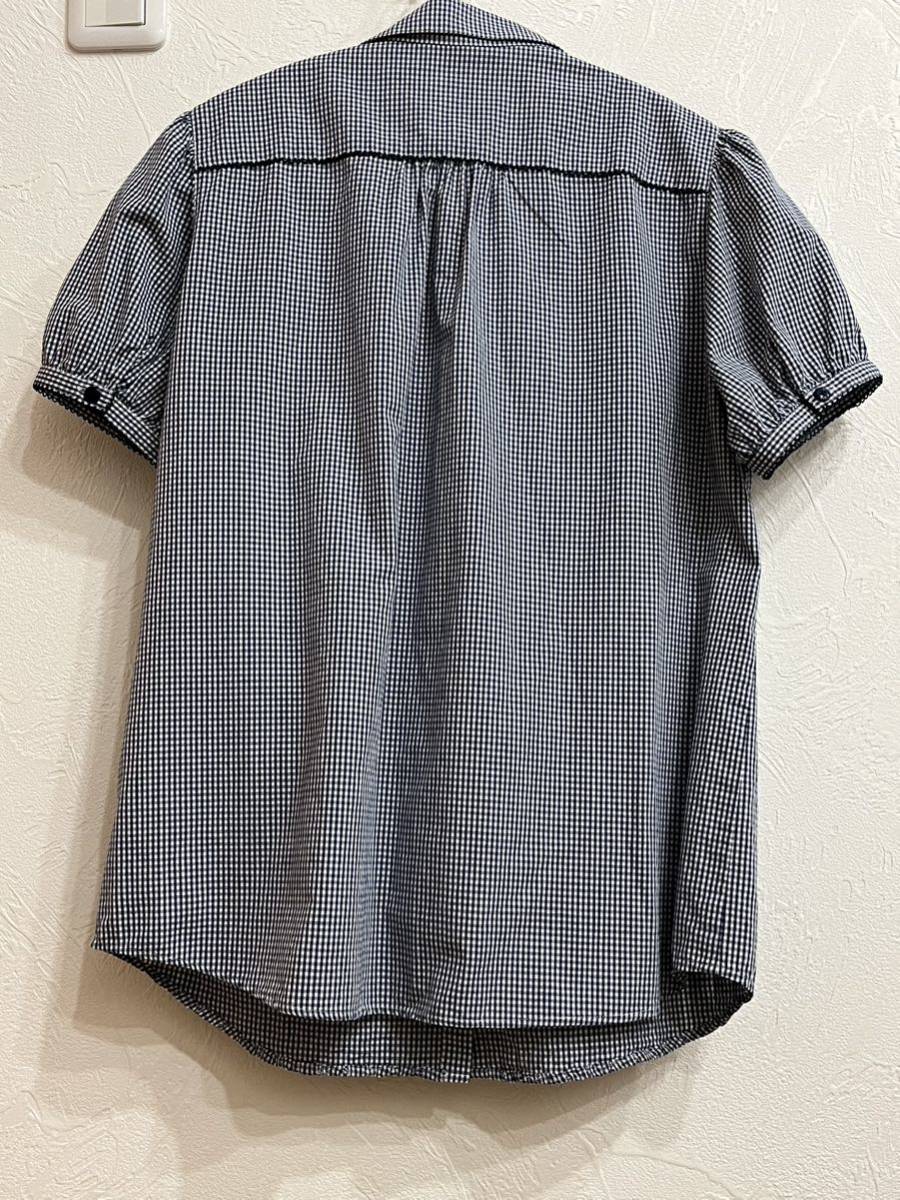 ピンクハウス☆ギンガムチェックパフスリーブブラウスシャツ　フリルが豪華　紺系×白系　半袖シャツ 半袖ブラウス 綿100%_画像2