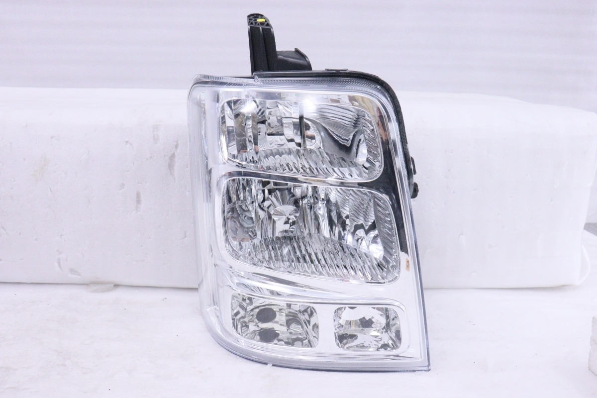 22-2323★【値下】美品 HID DA64W エブリィワゴン★右ヘッドライト LE06H6166 メッキ 純正 35120-68HA4★スズキ (RO)_画像1