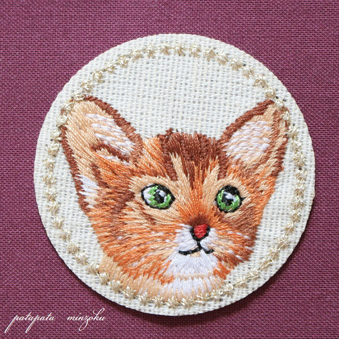 アビシニアン 刺繍 アイロン ワッペン 丸バッジ アップリケ 猫 子猫 小物 手芸 雑貨_画像1