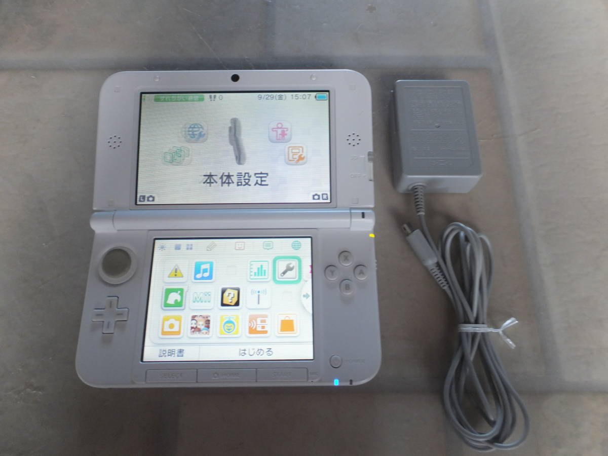 NINTENDO 3DS LL SPR-001(JPN) ピンク×ホワイト Pink×White ソフト1タイトル (とびだせどうぶつの森) AC ADAPTER 4GB SDHC付_画像6