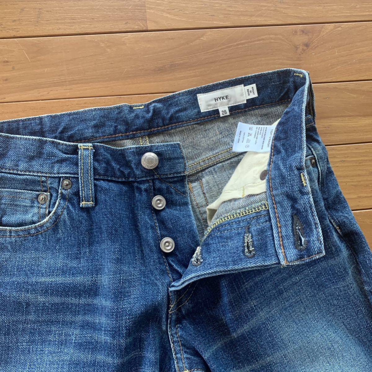 HYKE ハイク タイトストレートデニムパンツ 26 スリムシルエット HYKE ハイク タイトストレートデニムパンツ 26 スリムシルエット