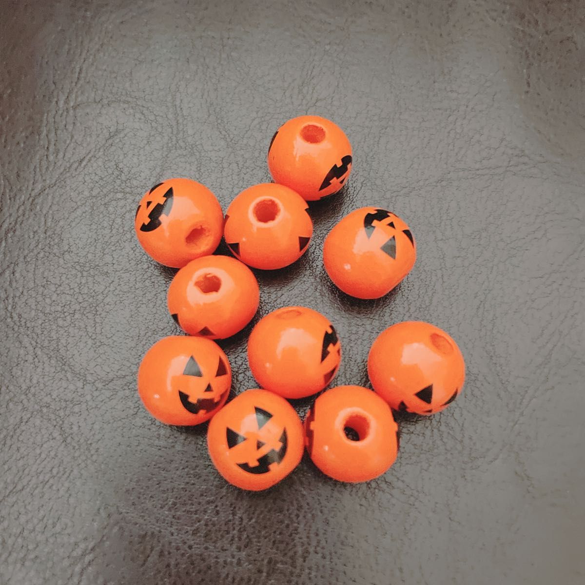 【10個入り】ビーズ 木製 ウッド かぼちゃ ハロウィン ジャックオーランタン 秋 ハロウィン雑貨 ハロウィン小物