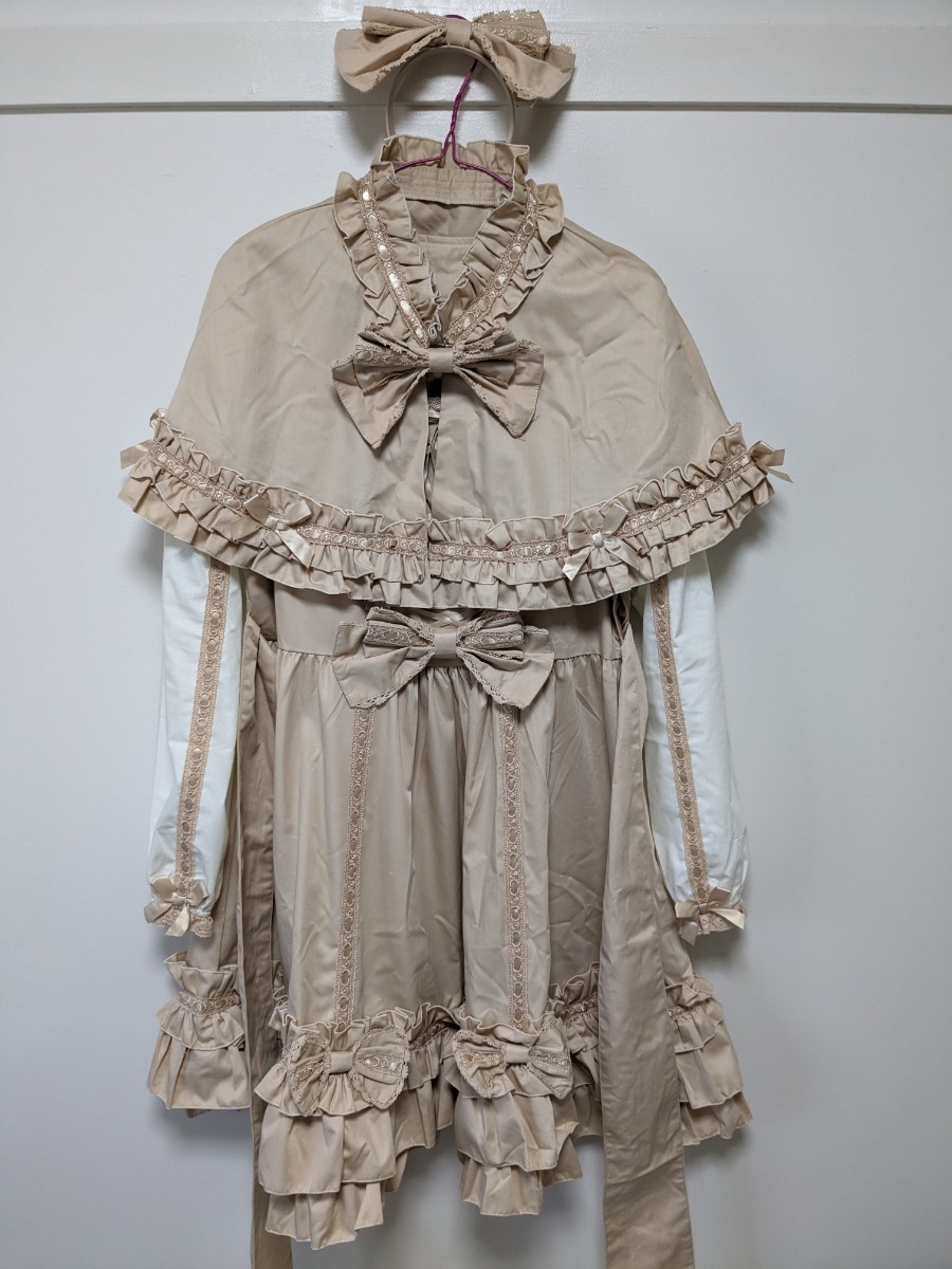 ボディライン BODYLINE ケープ付 ロリータワンピース ベージュ ボディライン BODYLINE ケープ付 ロリータワンピース ベージュ
