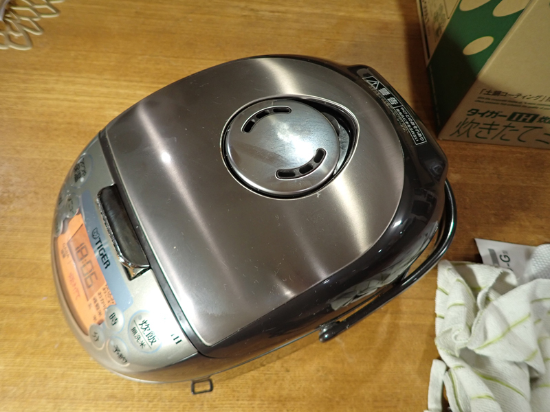 タイガー３合炊き 高級炊飯器 JKO-G550T 中古　パッキン交換済み　_画像6