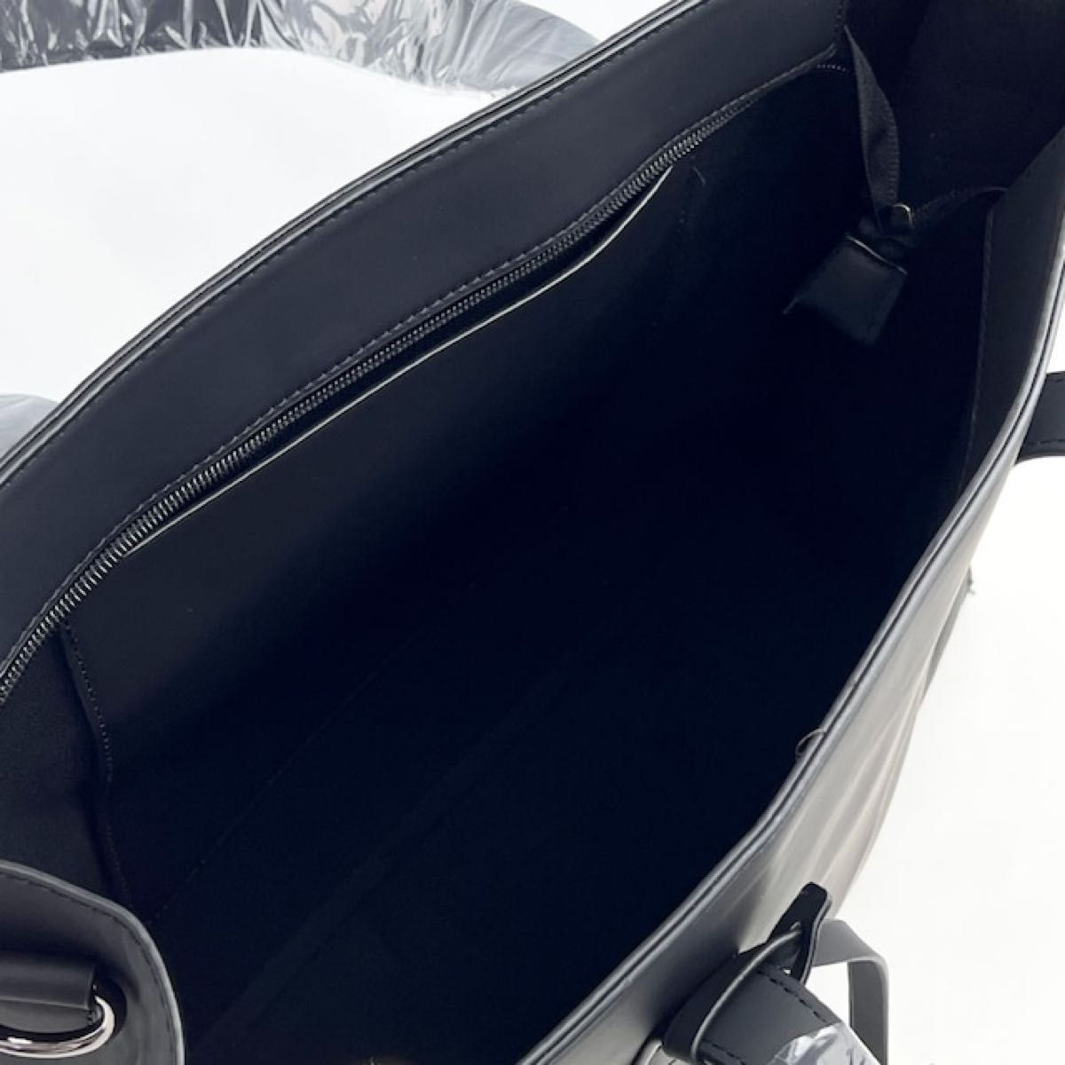 トートバッグ ビジネスバッグ 自立型 A4サイズ PUレザー ファスナー付 黒 本革 カジュアルバッグ 上品 高級感