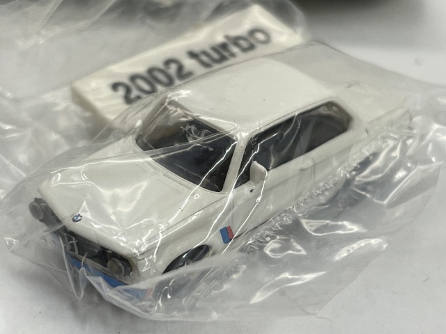 ■★ジョージア BMW公認 ミニチュアカー 12 ２００２ Ｔｕｒｂｏ（1/100scale)の画像1