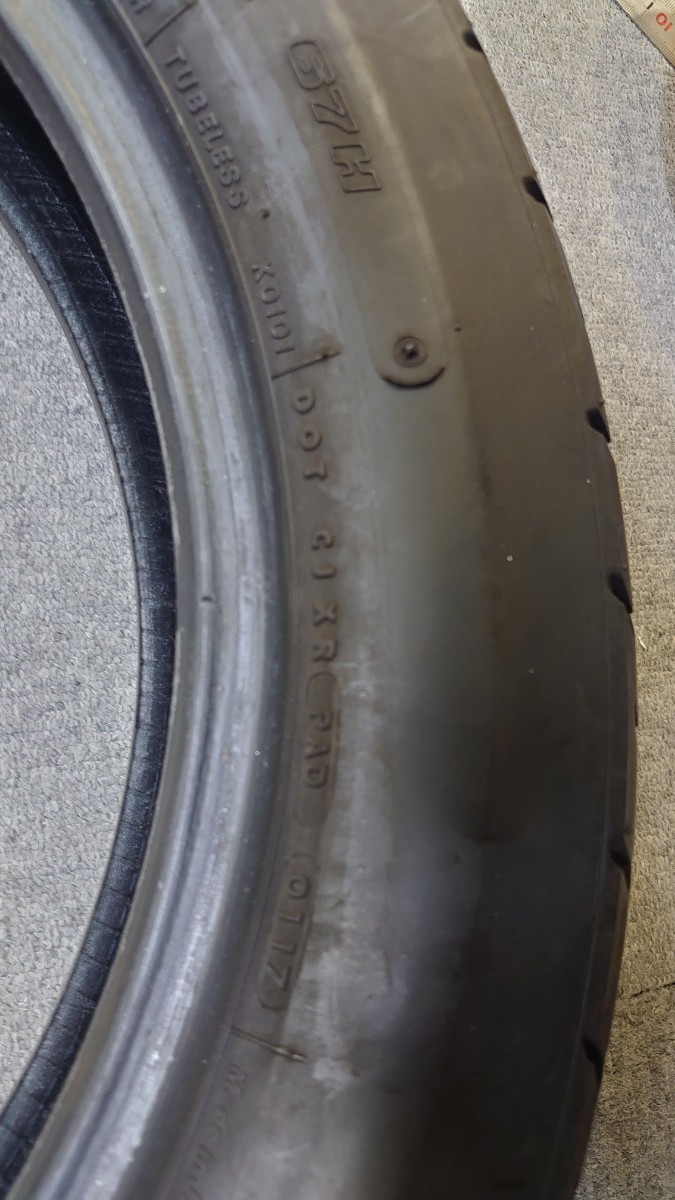 ハーレー ソフテイル外し BRIDGESTONE BATTLAX BT45R 130/90-16 M/C67H 中古タイヤ ジャンク 中央ボルトヒット削れ有り サイドヒビ有り _画像8