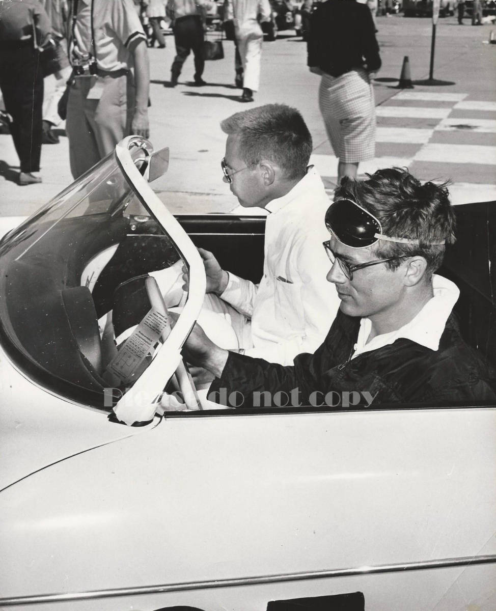 James Deanje-mz* Dean Jimmy Dean Porsche 550 large monochrome art photo 2 sheets attaching 