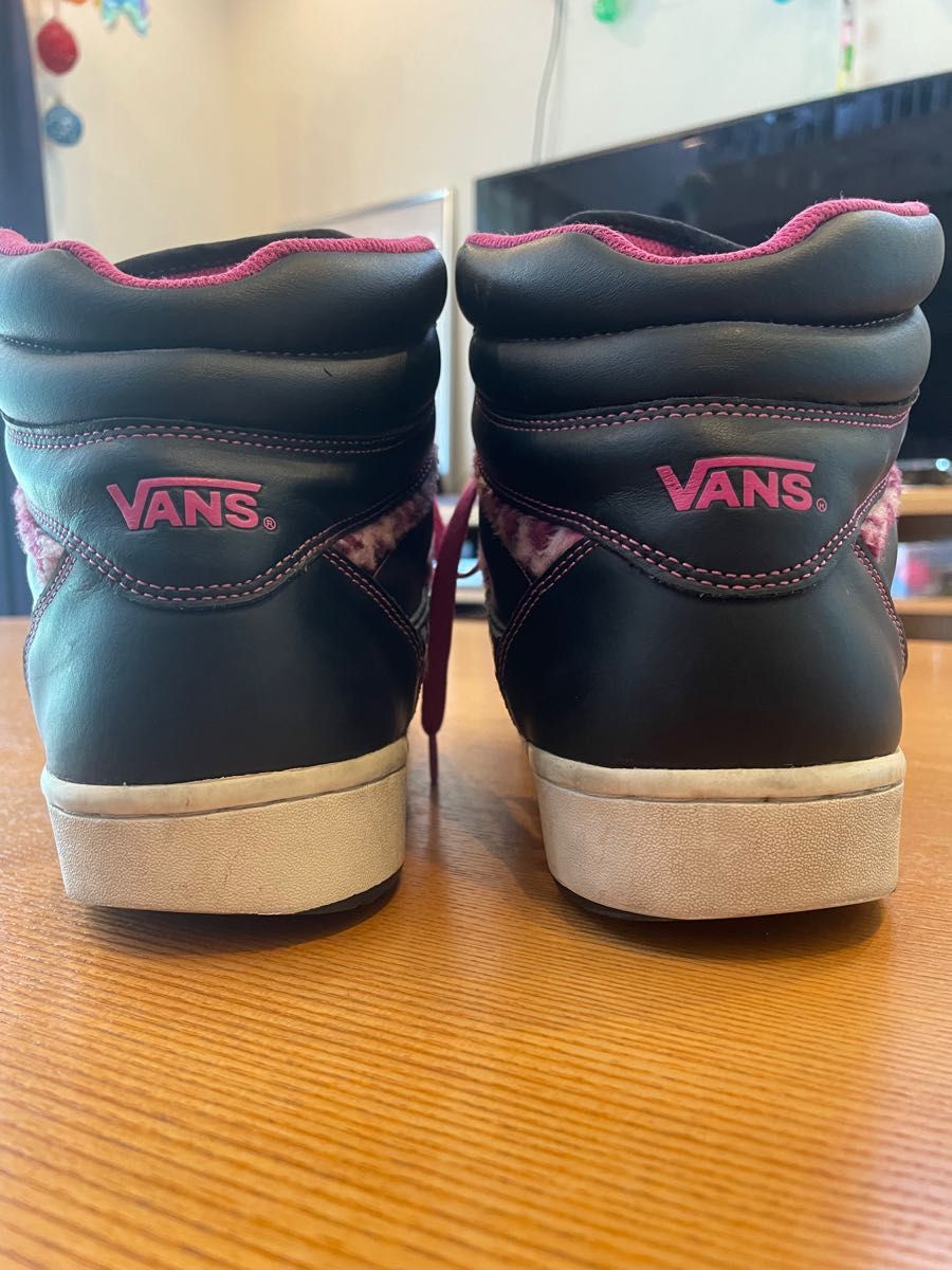 Vans 】バンズ ヒョウ柄ハイカット スニーカー 27 5センチ Vans 】バンズ ヒョウ柄ハイカット スニーカー 27 5センチ