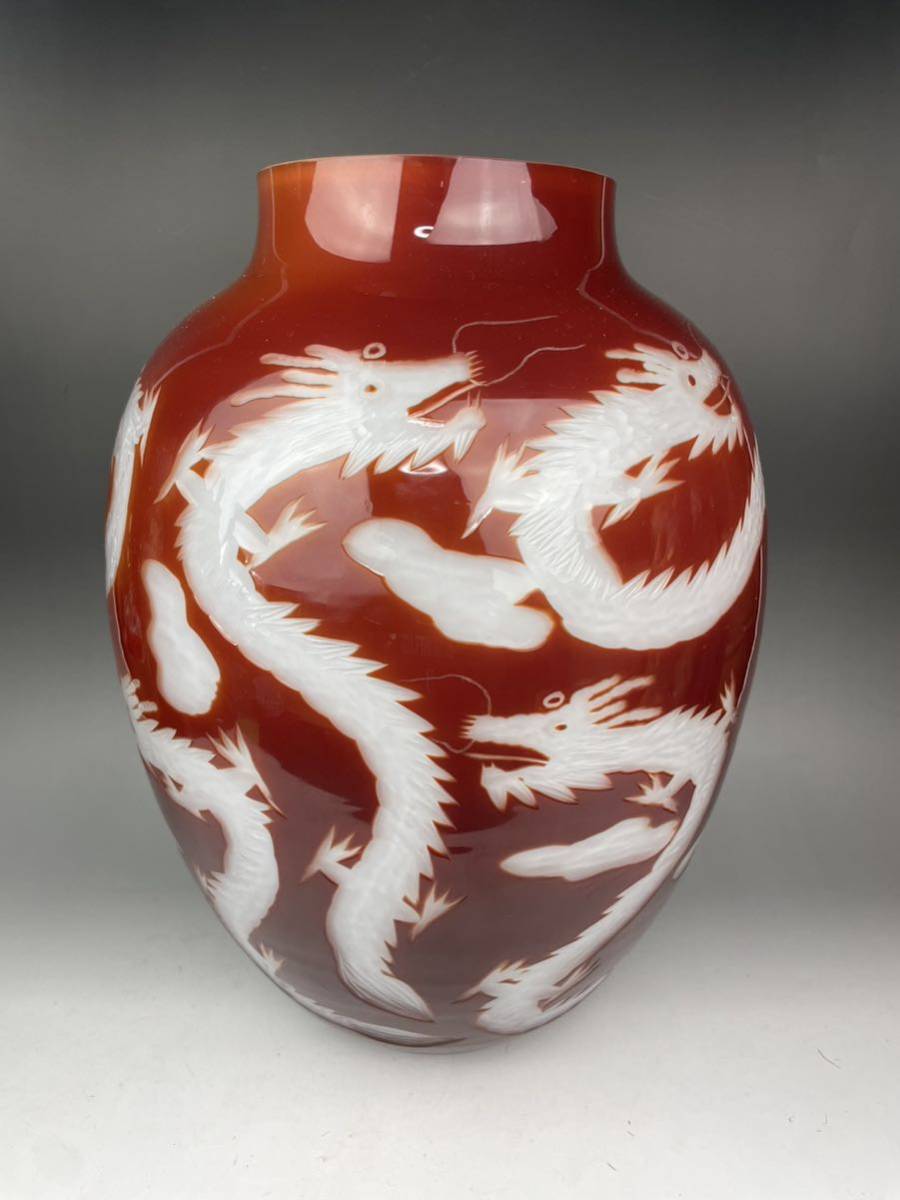 中国古玩 乾隆ガラス 花瓶 硝子製 九龍 彫刻 唐物 飾壺 青被せ 特大