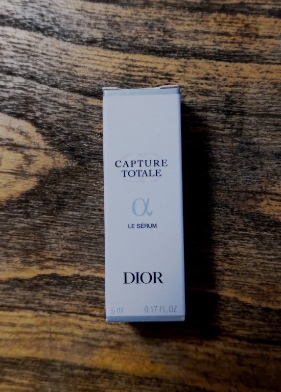 未使用品　DIOR / ディオール　きんちゃく　巾着　&　美容液 5ml.他　全５品　　　売り切り　!!_画像2