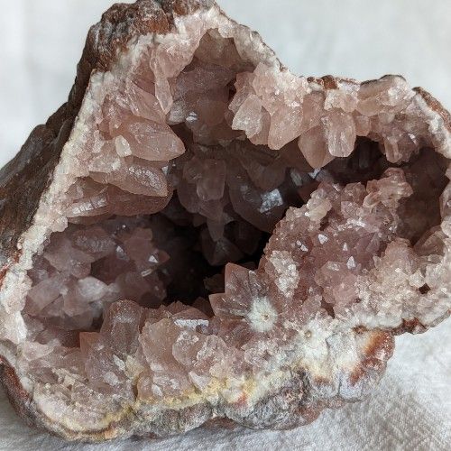 希少！極大！アルゼンチン産 ピンクアメジスト ジオード  クラスター原石