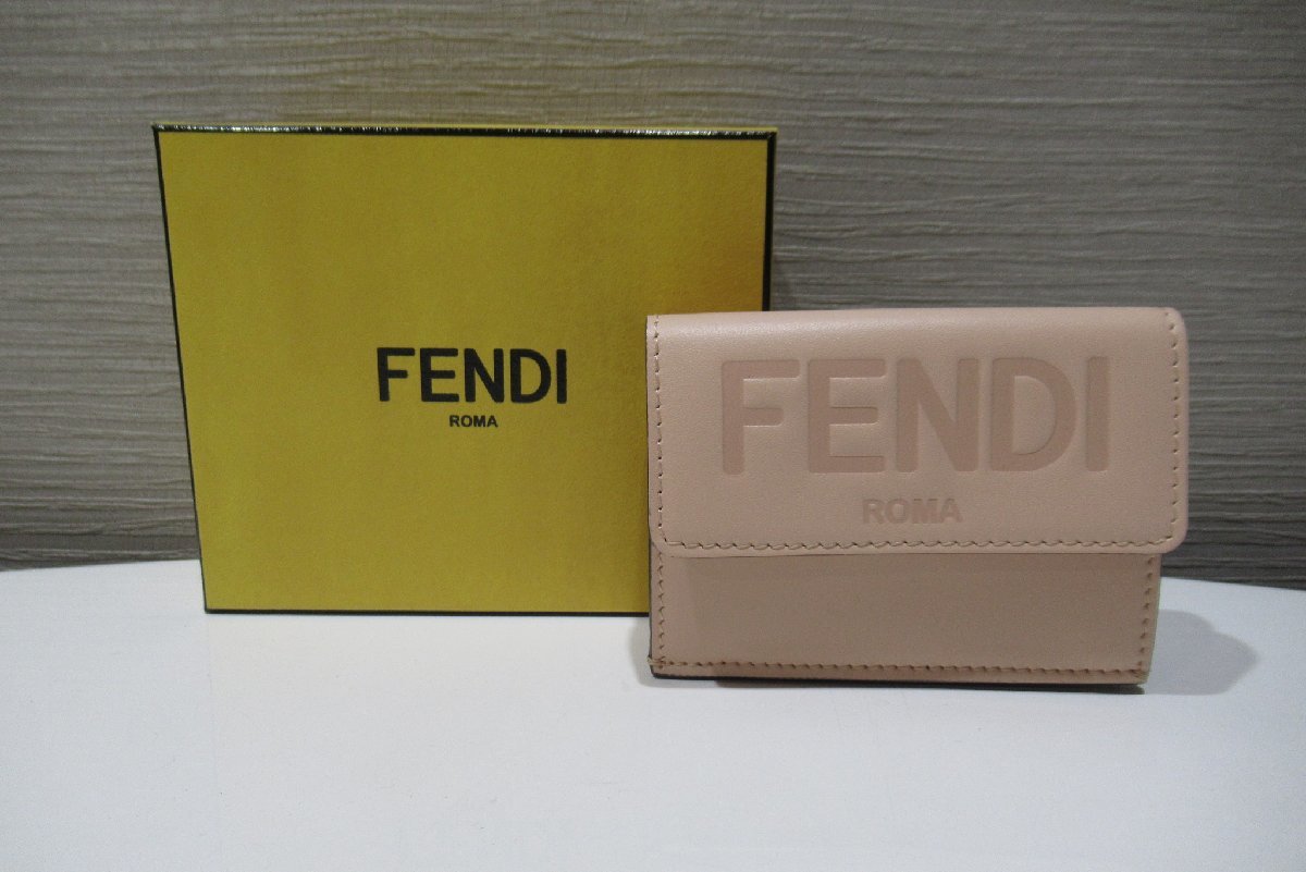 【美品】 FENDI フェンディ 財布 三つ折り財布 マイクロ ローズ ピンク レディース BOX付 SAランク BRB・バッグ・財布