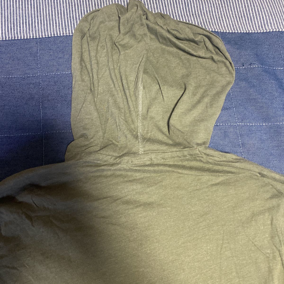 k13 HOLLISTER フード付き長袖Tシャツ　サイズM表記 カンボジア製_画像7