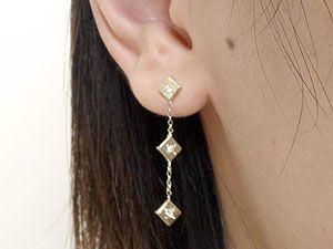 70%OFF】 チェーン 揺れる 18k ホワイトゴールドk18 トリロジー