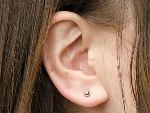 ピアス メンズ キャッチのいらないピアス 片耳ピアス 丸玉ピアス 4mm ピアス ホワイトゴールドk10 シンプル ファーストピアス_画像3