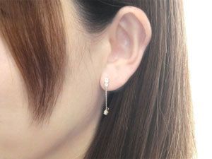 ピアス 18金 揺れる ダイヤモンドピアス ロングピアス スリーストーン トリロジー ホワイトゴールドk18 18k ピアス揺れる ダイヤ_画像3