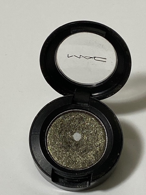 M*A*C small eyeshadow green smoked 