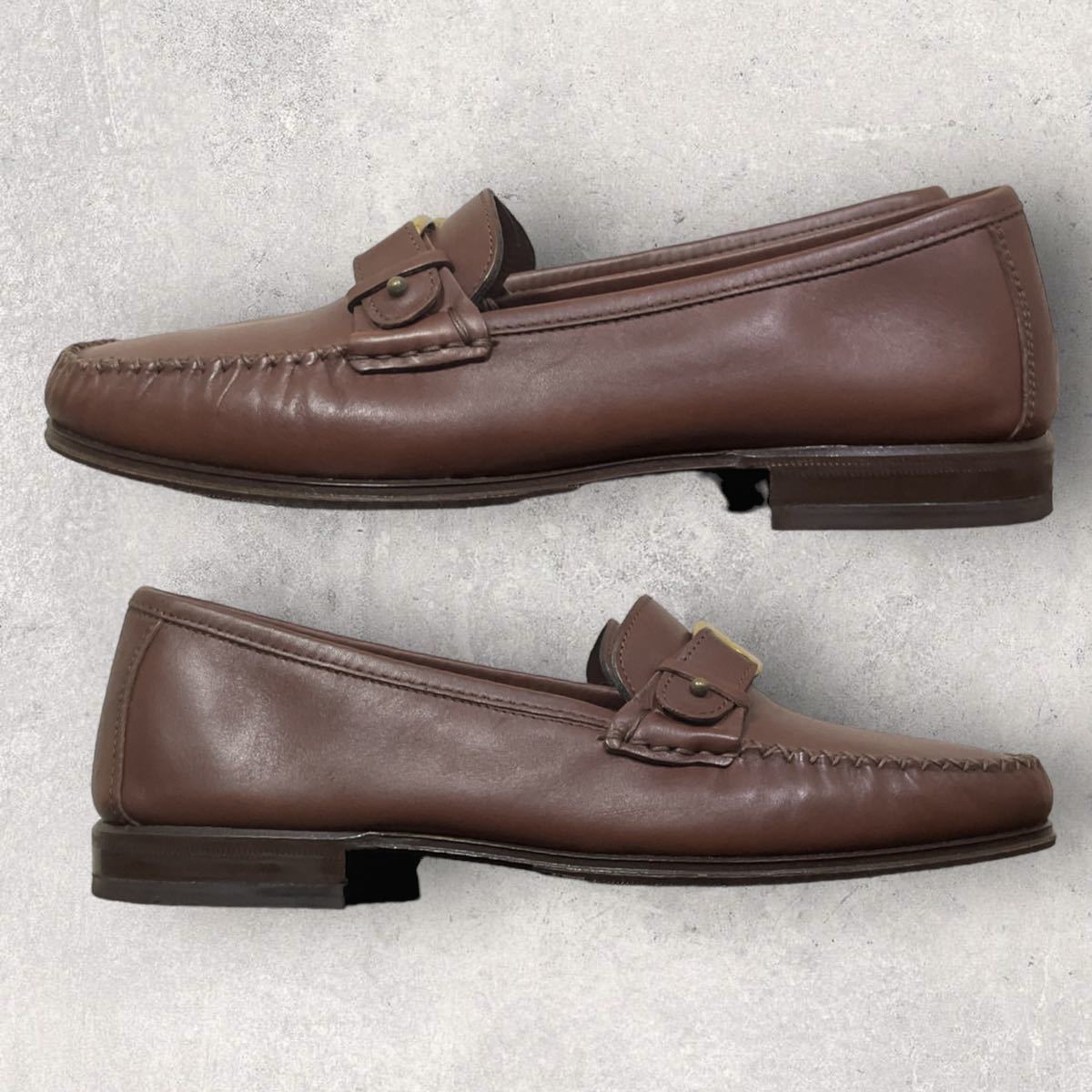 美品 Salvatore Ferragamo フェラガモ イタリア製 VARA レザー
