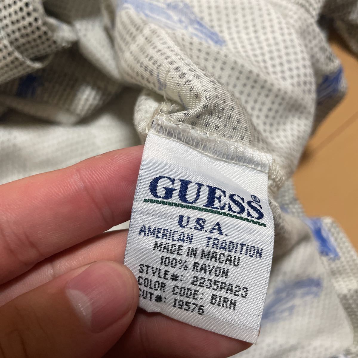 00s GUESS jeans ゲス 半袖シャツ レーヨンシャツ サイズL 総柄シャツ クラシックカー 開襟シャツ_画像6