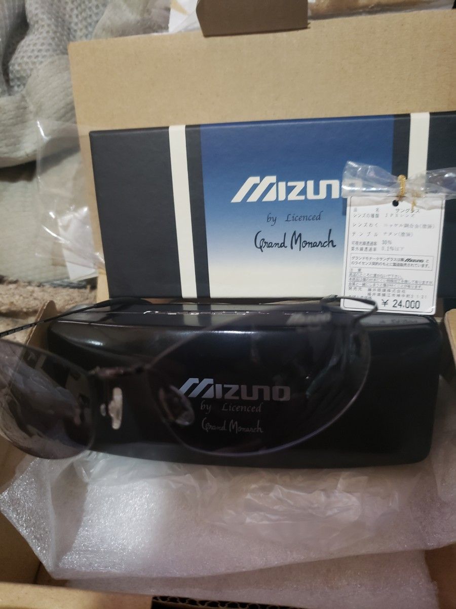 ★未使用★MIZUNO、スポーツサングラス、チタン販売価格、24.000円の商品★