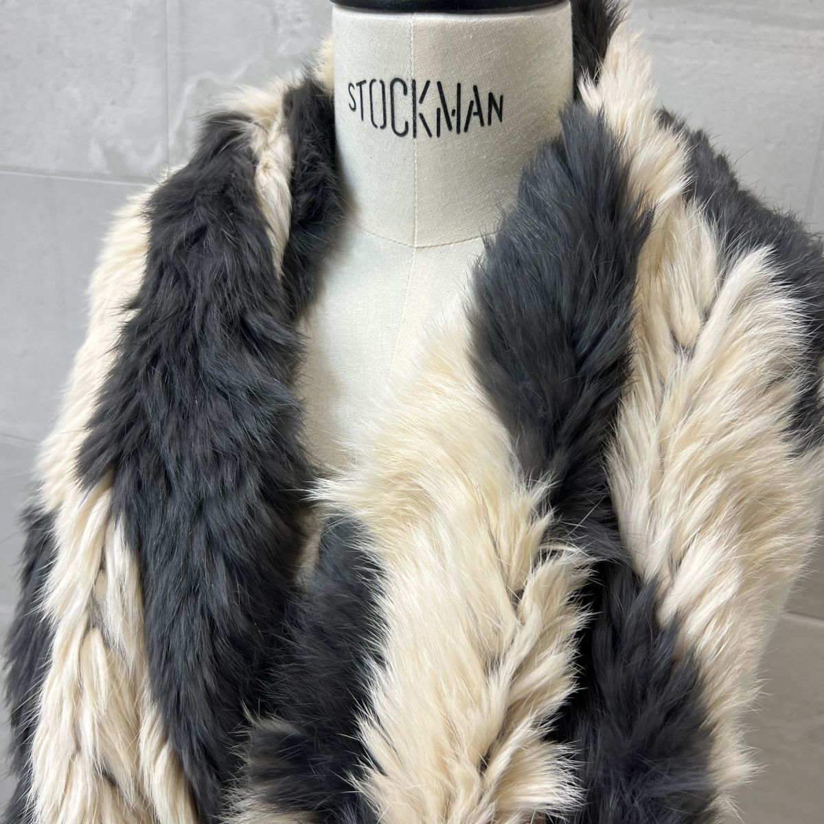 ファッション BUD ROSE ☆ 美品 ローズバッド 白×黒 毛皮 マフラー