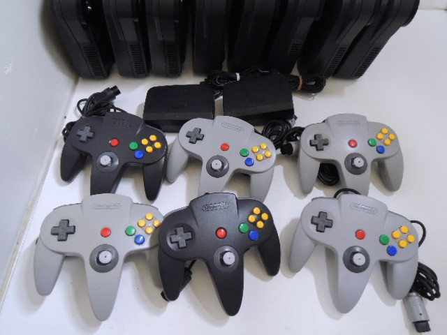 （ N64 8台など ）本体8台 ・コントローラー6個・アダプター2個 Nintendo 任天堂 　　_画像8