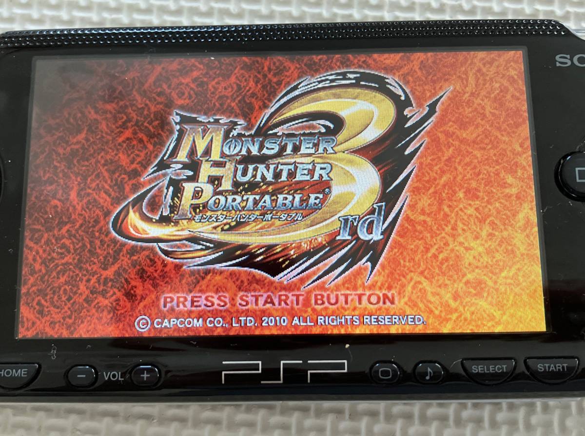 23-PSP-81　プレイステーションポータブル　モンハン日記ぽかぽかアイルー村, モンスターハンターポータブル2ndG, 3rd　動作品　PSP