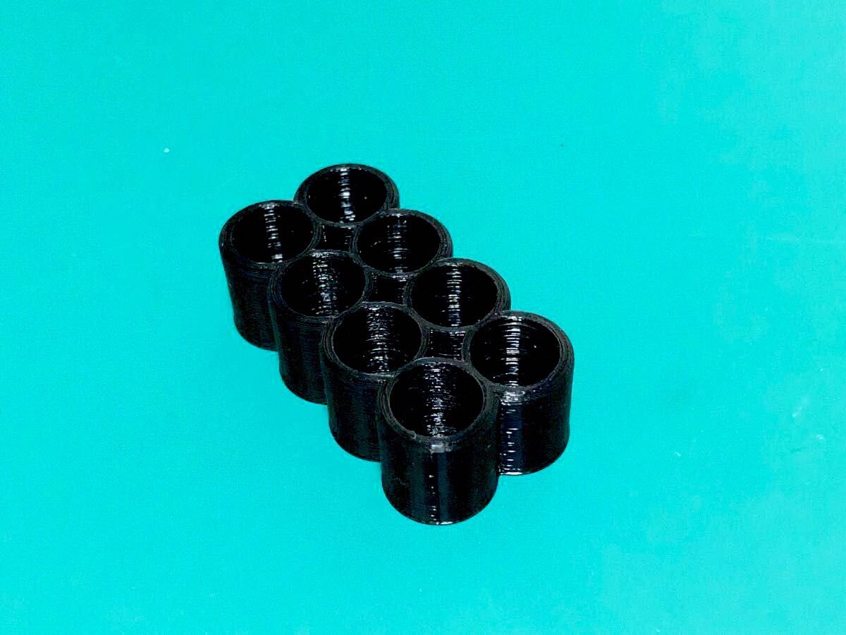 単4電池スタンド黒色「4本×2列（合計8本）」ミニッツなど