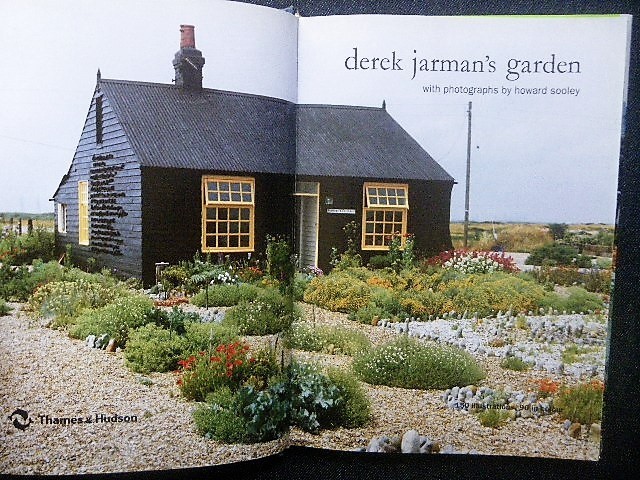 デレク・ジャーマン プロスペクト・コテージ 洋書写真集 Derek Jarman Garden Prospect Cottage 理想郷 植物 庭園 花 ガーデニングの画像3