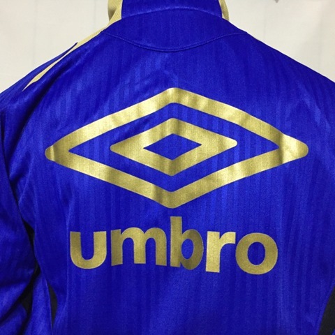 A06-07 新品 UMBRO アンブロ 人気の定番商品 トレーニングジャケット シャドーストライプジャージ 吸汗速乾 UBS2027 ブルー Ｍサイズ