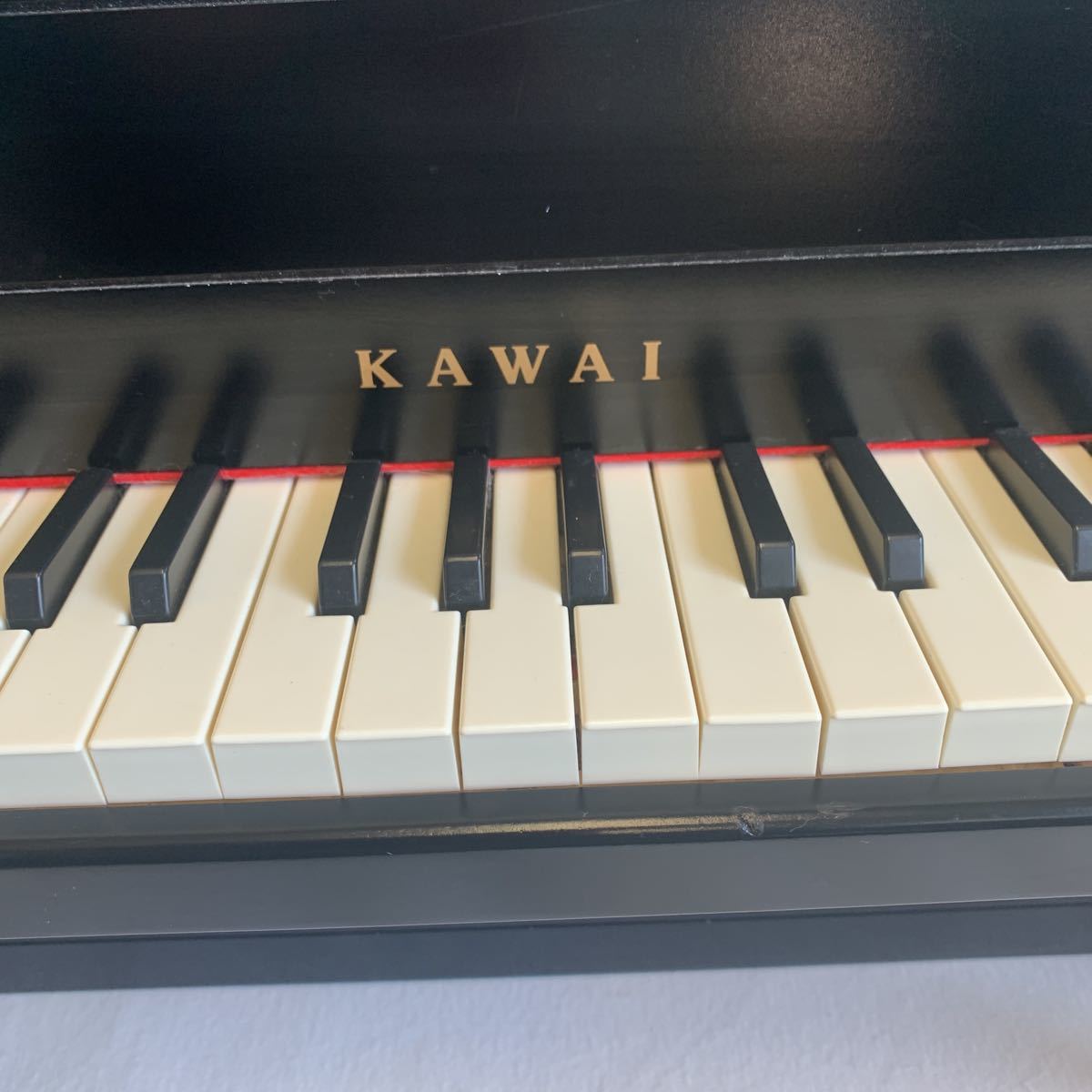 カワイ ミニピアノ　KAWAI 現状品　鍵盤楽器 ブラック_画像2