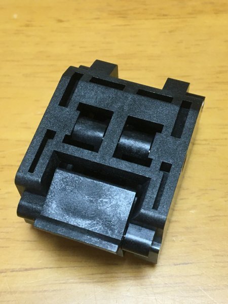 【電子部品】QFP 32P テスト用ICソケットIC51-0324-1498　山一電機　1個　その②