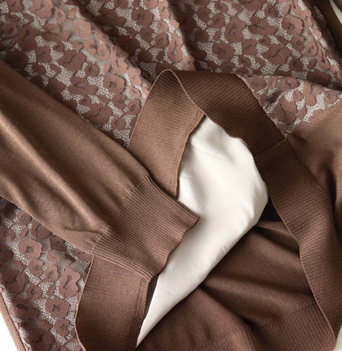 新品【Leilian レリアン】繊細綺麗なフロントレース刺繍 チュニック丈 セーター ニット 17+ 大きいサイズ v3741