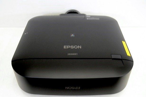 EPSON 7000lm レーザー光源 K対応 ビジネスプロジェクター レンズ付■EB-PU1007B ランプ使用0H 中古■送料無料_小キズ・汚れあり。