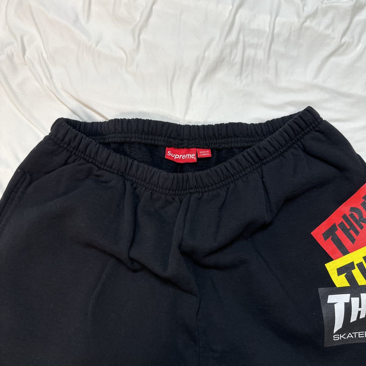 【本物】【新品】【激レア】supreme シュプリームwネーム  THRASHER XL ハーフパンツ 短パン 半ズボン スケボー ショートパンツの画像3