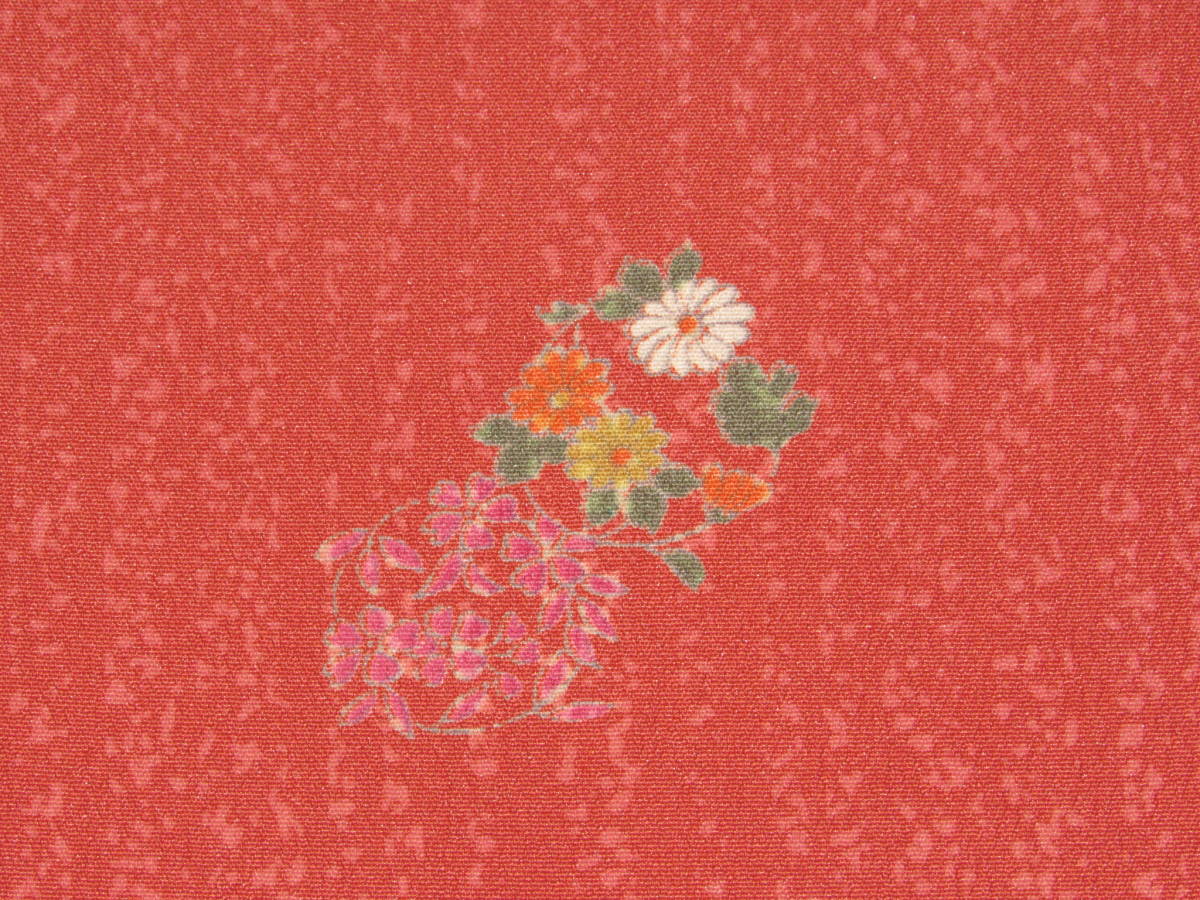 【誠】小紋着尺反物　カバ色系柄入りに多色使用花柄商品　洗えるのが魅力　色が綺麗に出ていなくてすみません_画像2