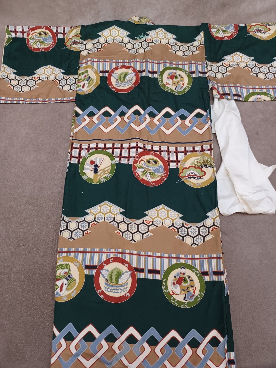 child kimono? long kimono-like garment? for children? antique peace pattern green color dress length 82.5cm× width of a garment 33cm kimono remake flap is gire cloth material raw materials collection 