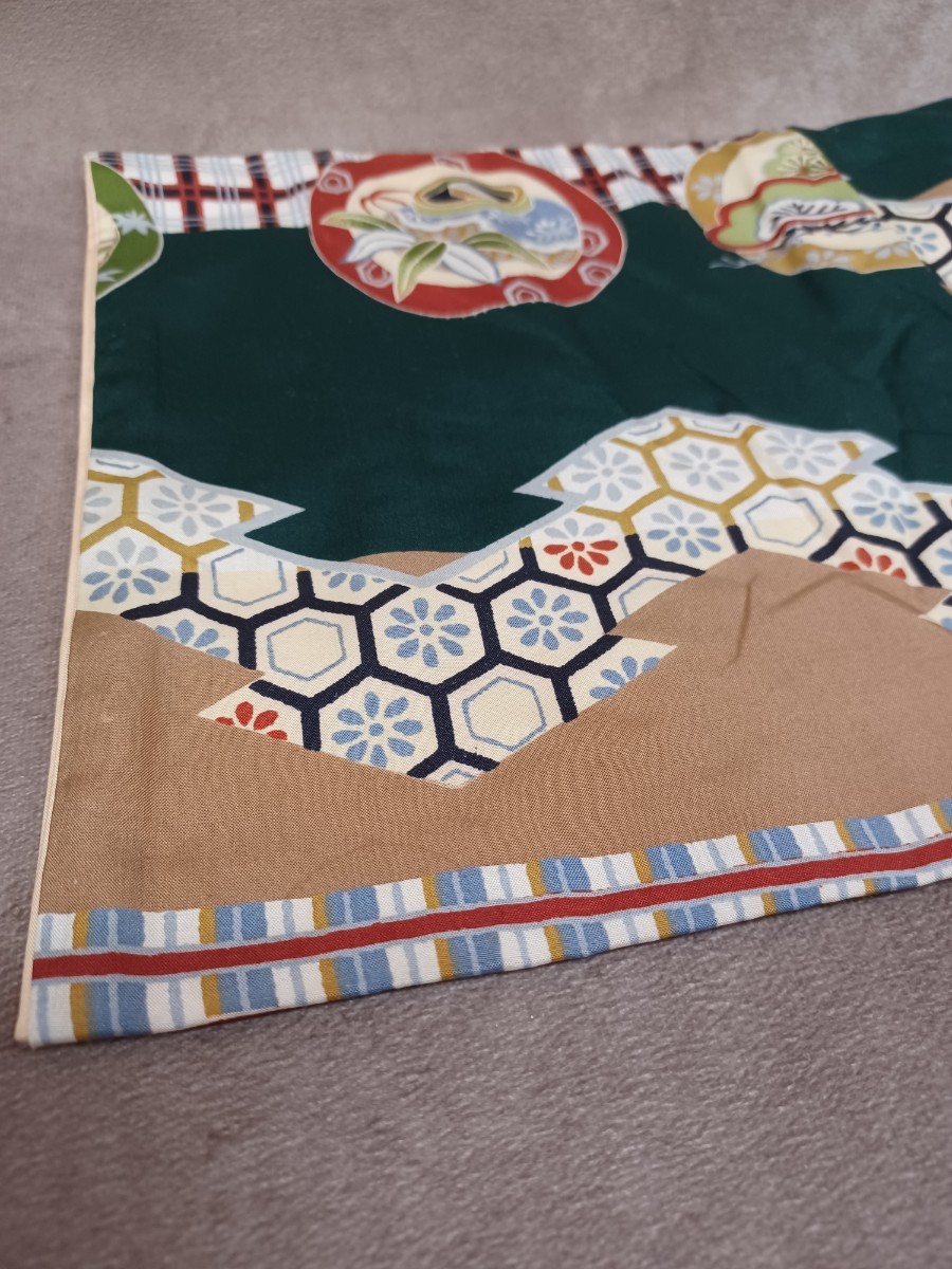  child kimono? long kimono-like garment? for children? antique peace pattern green color dress length 82.5cm× width of a garment 33cm kimono remake flap is gire cloth material raw materials collection 