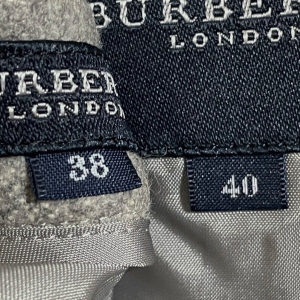 バーバリーロンドン Burberry LONDON スカートスーツ - グレー レディース レディーススーツ_画像6