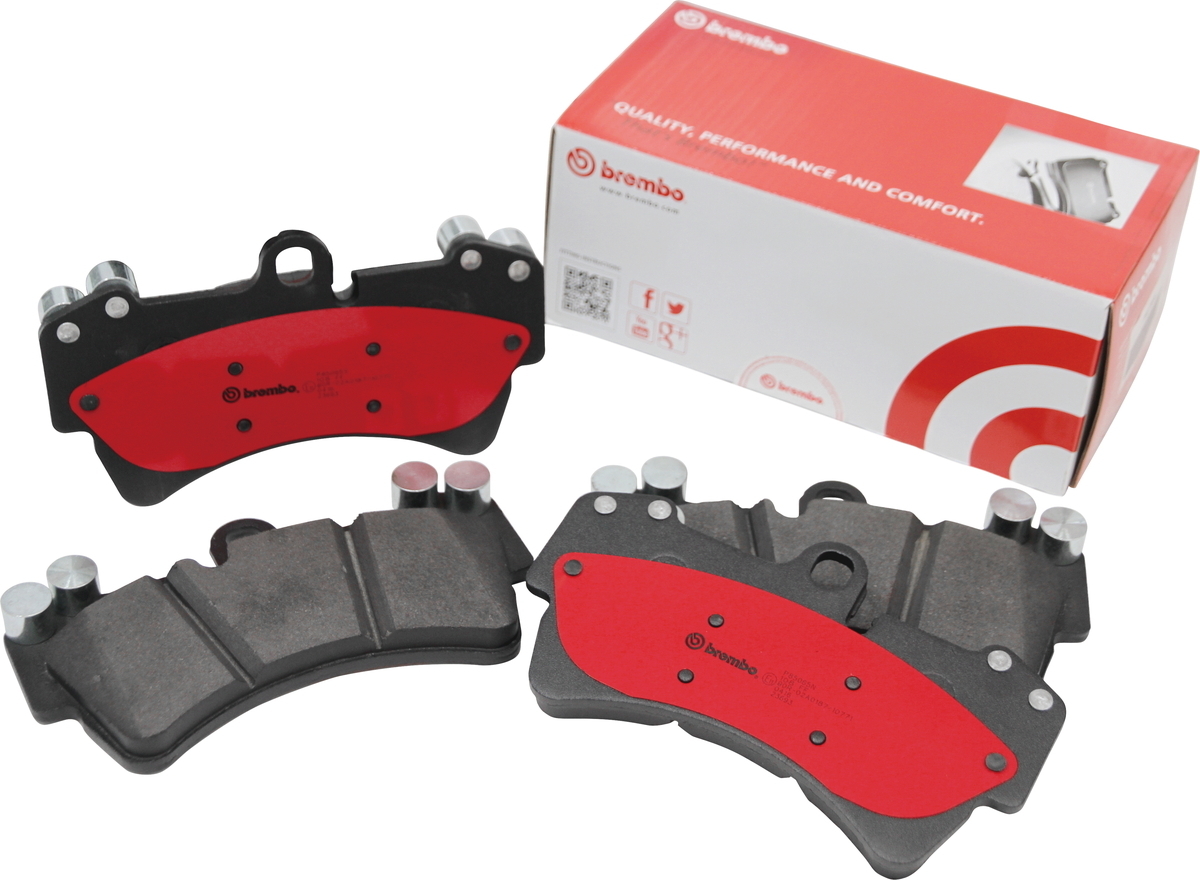 brembo ブレーキパッド セラミックパッド 左右セット P06 043N BMW E39 (5シリーズ TOURING) DS25 DS25A DD28A DP28 97/04～04/05 フロント_画像1