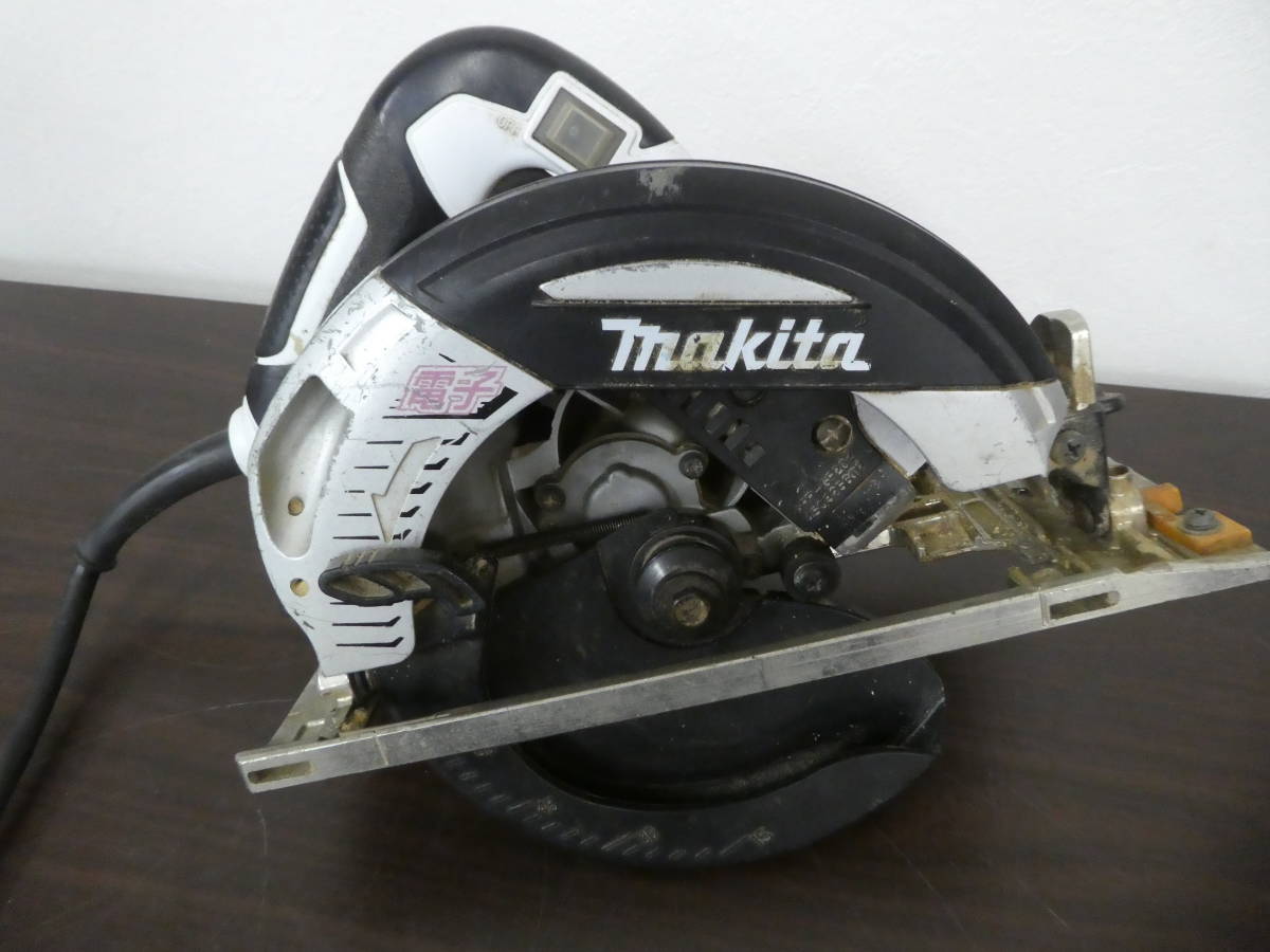 Sản phẩm ☆マキタ 165mm 電子丸ノコ 5732C 動作品 中古品 付属品無