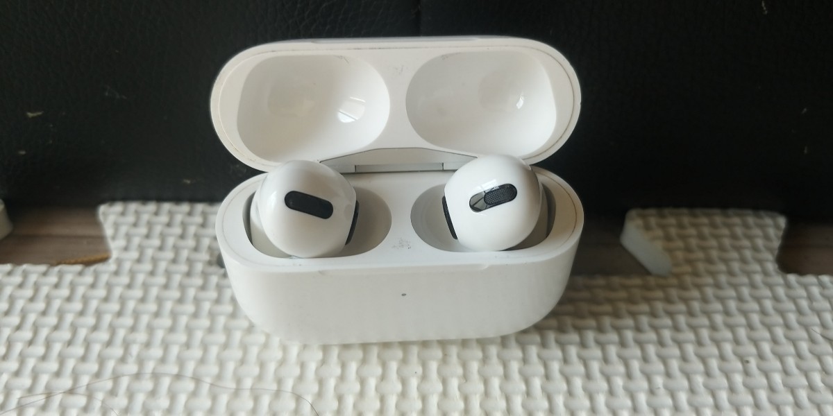 AirPods MWP22J/A ジャンク_画像3