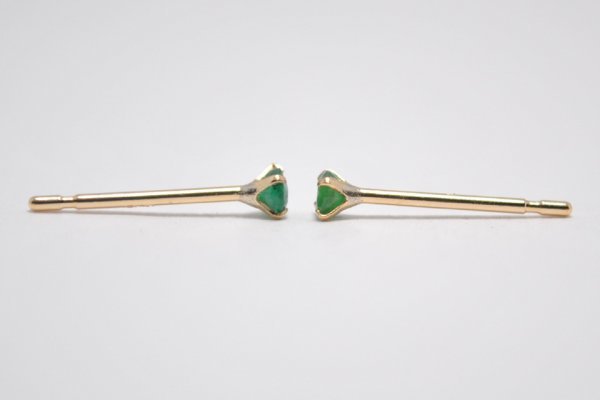 [ genuine article . super-discount in the price ] simple earrings K18(18 gold ) 2mm natural emerald stud earrings F