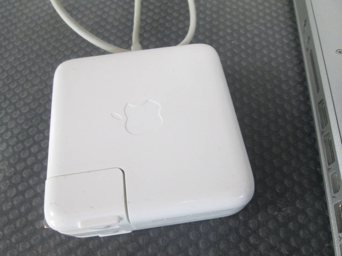 休日限定 Apple MacBook 2.3GHz/メモリ8GB 起動OK i7 15インチ/Core